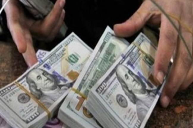 إلقاء القبض على موظفة بنك خاص تختلس أموال البنك وخططت لسرقة 50 مليون دولار