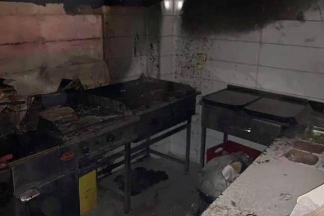 بالصور : حريق كبير في أحد مطاعم منطقة الشعلان بدمشق