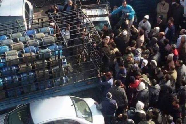 وزارة الكهرباء: "لا تتدفّوا ع الكهربا".. ووزارة النفط: "لا تتدفوّا ع الغاز"!