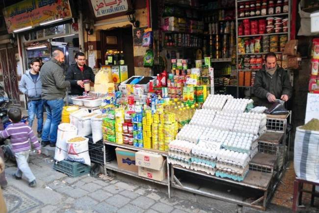 الحكومة تحدد مجموعة من المواد ستمولها بسعر المركزي وبالتالي لن ترتفع أسعارها مع الدولار