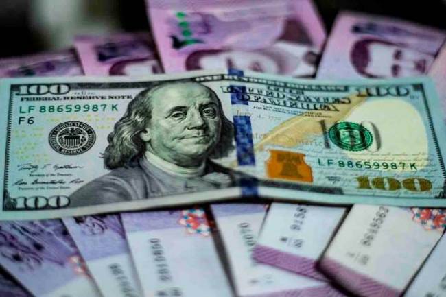 سعر الدولار ينخفض مع بدء التدخل عبر صندوق مبادرة رجال الأعمال وشركات الصرافة تبيع بالسعر المخفض يومياً