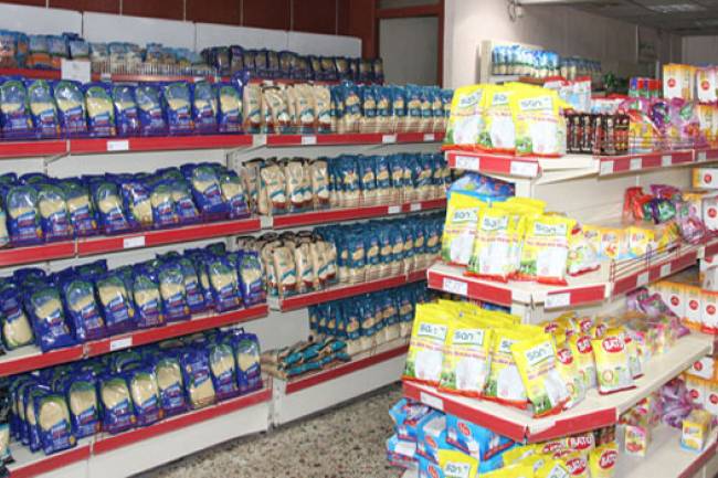 السورية للتجارة تطرح سلة غذائية تضم 10 مواد غذائية ستباع بسعر مخفض