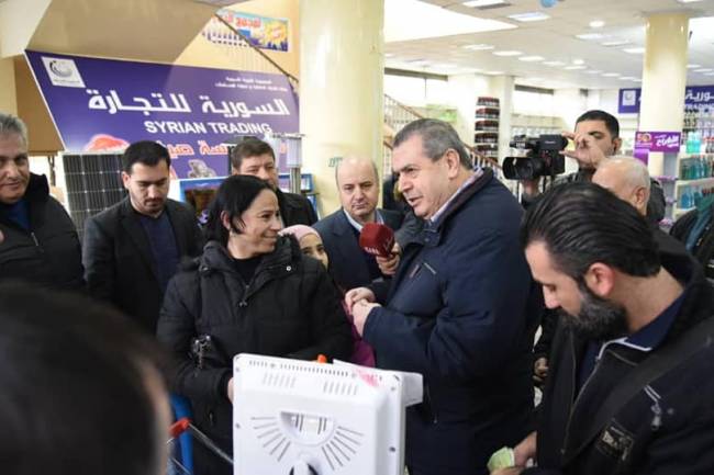 السورية للتجارة : إضافة الزيوت والسمون على البطاقة الذكية قريباً وبيعها بأقل من السوق بـ50%