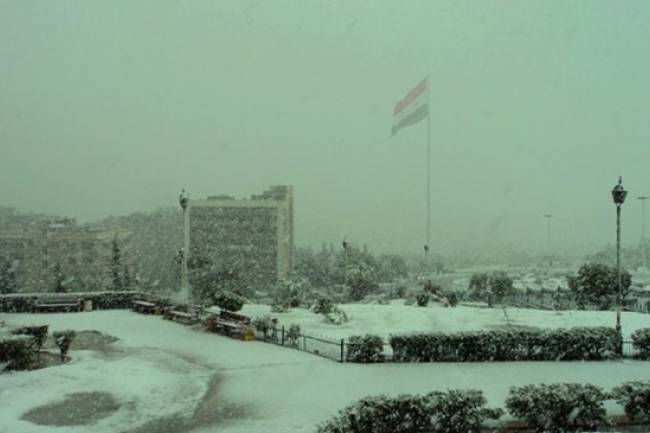 أجواء ماطرة خلال الأسبوع الحالي وتوقع تأثرنا بمنخفض قطبي قريباً