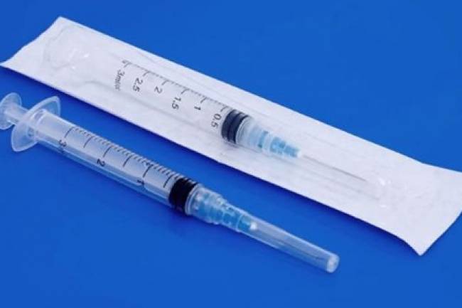 صيادلة: شح بالسرنغات والعلبة بـ5,000 ل.س والسبب الصين 