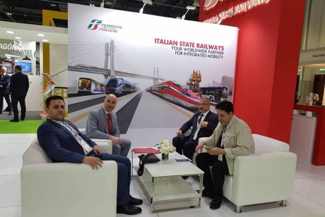 النقل تعرض مشروع قطار الضواحي للاستثمار في مؤتمر بدبي وشركة إيطالية ترغب بالتعاون 