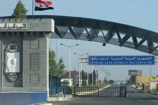 تراجع حركة نقل البضائع عبر منفذ نصيب من 50 شاحنة إلى 10 يومياً