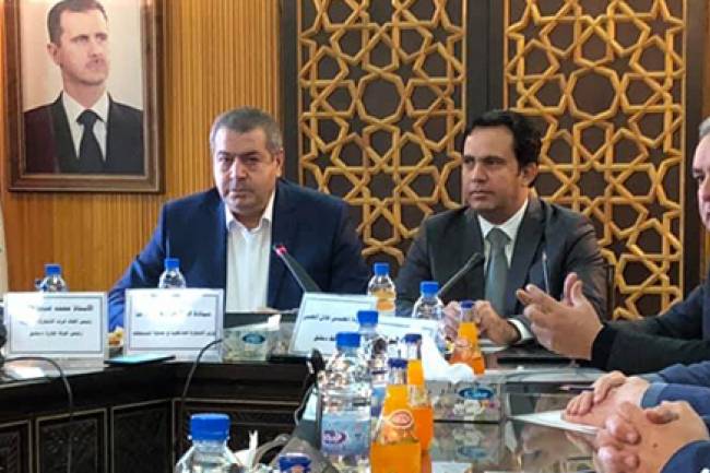 نداف والعلبي يناقشان مع تجار دمشق سبل تخفيف الازدحام في الأسواق واقتراحات بإغلاق مؤقت أو تعديل مواعيد العمل