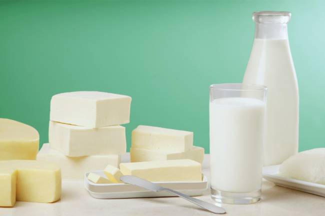 قرارات حكومية لخفض أسعار الأجبان والبقوليات والمعقمات 