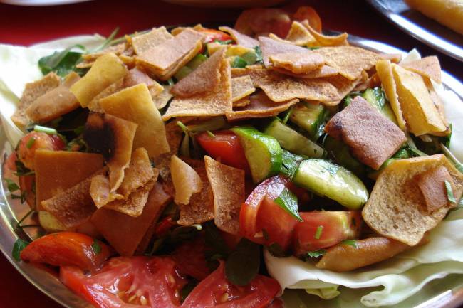 3000 ليرة كلفة جاط فتوش … فماذا عن وجبة الإفطار ؟