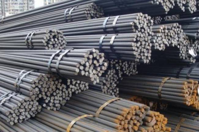 الاقتصاد تفرض رسم جديد بقيمة  20% على مستوردات لفائف الحديد
