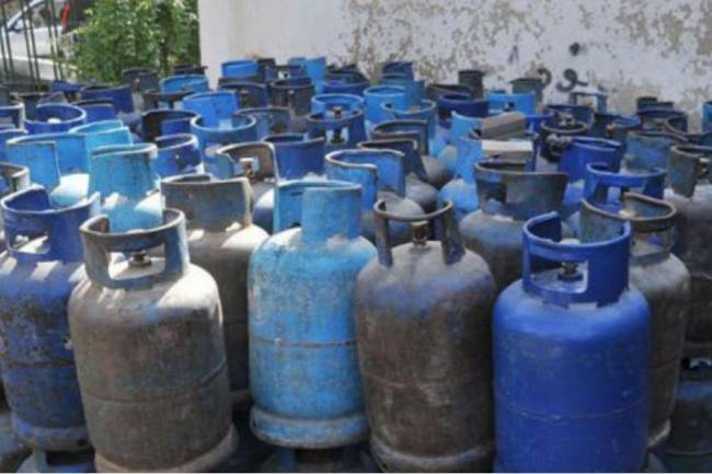 محال تستغل نقص الغاز وتبديل الأسطوانة يتجاوز 35 ألفاً !!