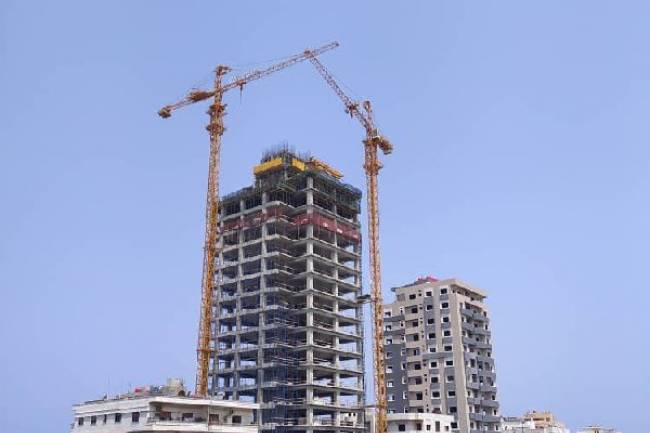 استئناف العمل لإنجاز أعلى برج في سورية بطرطوس