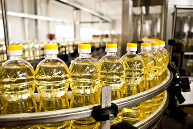 بيتنجانة :  معامل لزيت الصويا متوقفة لضعف السوق.. ولامبرر لدراسة استيراد الشورتينغ الا كمخصصات صناعية مع حماية المنتج الوطني 