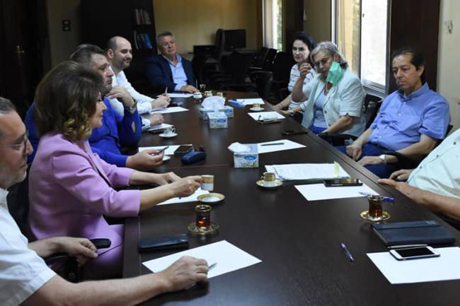  معامل الأدوية تطالب برفع  الأسعار ..وتحذر من توقف الإنتاج و فقدان الدواء ما لم يتم ذلك 