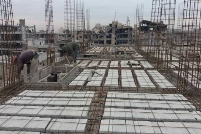 خبير عقاري : جمود في البيع والشراء والإيجارات ترتفع بنسبة 100 بالمئة