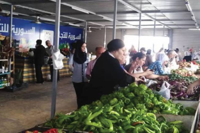 مسؤول اقتصادي يطالب بتحرير الأسعار ويؤكد : لا يوجد احتكار والمشكلة ضعف القدرة الشرائية 