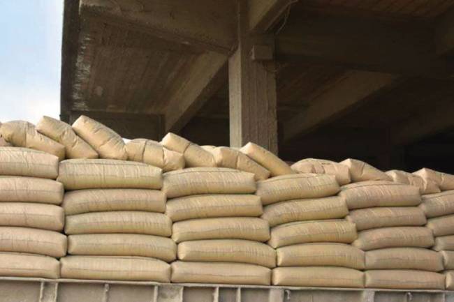 طن الإسمنت يرتفع إلى 450 ألف ليرة في السوق السوداء ..ووزير الصناعة لم ينف أو يؤكد وجود تسعيرة جديدة للإسمنت 