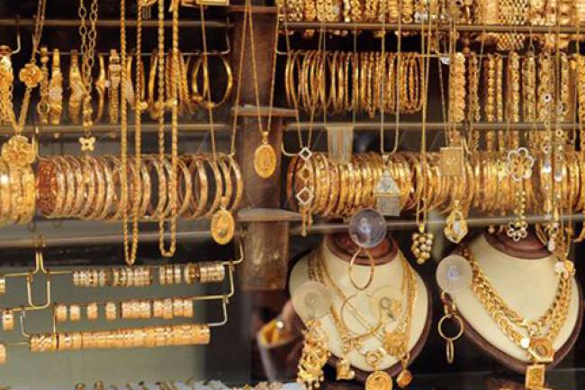 غرام الذهب ينخفض 10 آلاف ليرة في السوق السوريّة