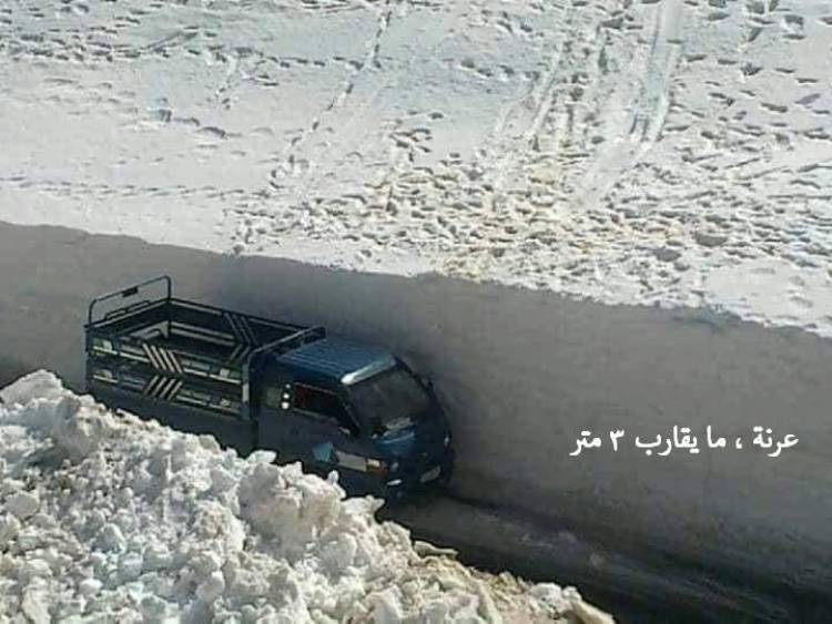 بالصور : ارتفاع الثلوج بالأمتار بعدة مناطق في جنوب سورية 