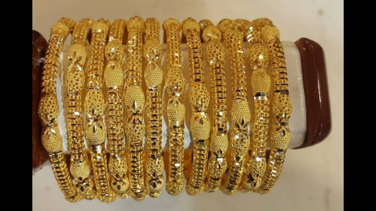 هبوط حاد للدولار وغرام الذهب ينخفض 700 ليرة اليوم 