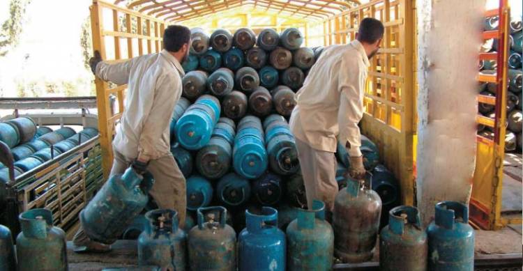 النفط تحدد مخصصات الغاز عبر البطاقة الذكية التي سيبدأ تطبيقها بدمشق غداً وتقدم حلاً لمن لا يستطيع الحصول على بطاقة