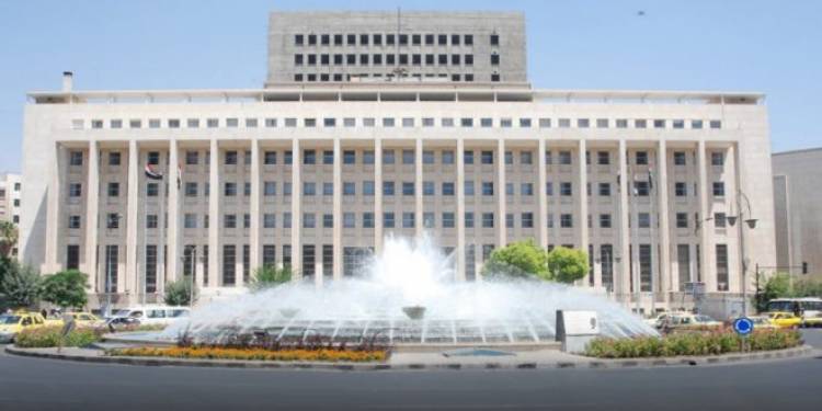 المركزي يسمح للمصارف بتمويل كافة مستوردات مستلزمات الإنتاج