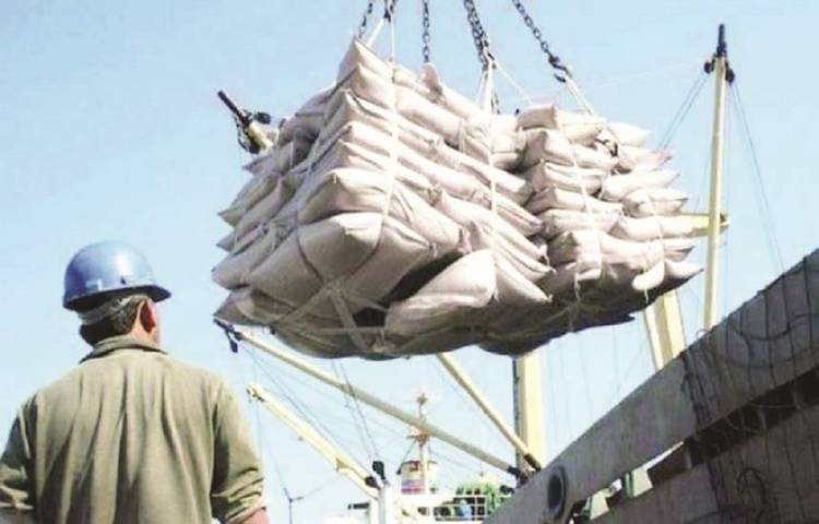 وزارة الاقتصاد تعفي 10 مواد منها السكر والرز والزيوت والأدوية من مؤونة الـ25% المفروضة كشرط للاستيراد