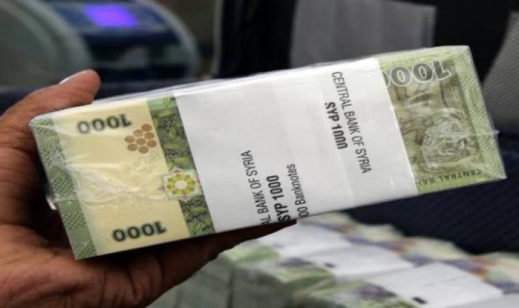 الحكومة تناقش غداً تقديم منحة مالية لكل عامل وحرفي تضرر نتيجة الإجراءات الاحترازية في القطاعين العام والخاص.