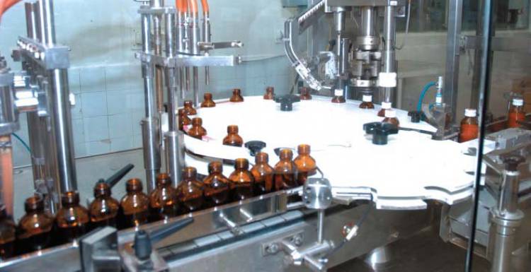 لضغط النفقات.. الحكومة توقف مشروع معمل للأدوية وأغذية الأطفال