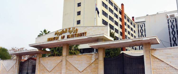 رفع أسعار الكهرباء الصناعية للضعف ..صناعي : سيرفع أسعار المواد المصنعة 