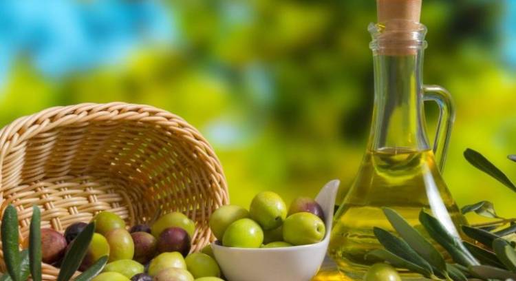 اتحاد الفلاحين يطالب بفتح باب تصدير زيت الزيتون لضمان ديمومة الإنتاج